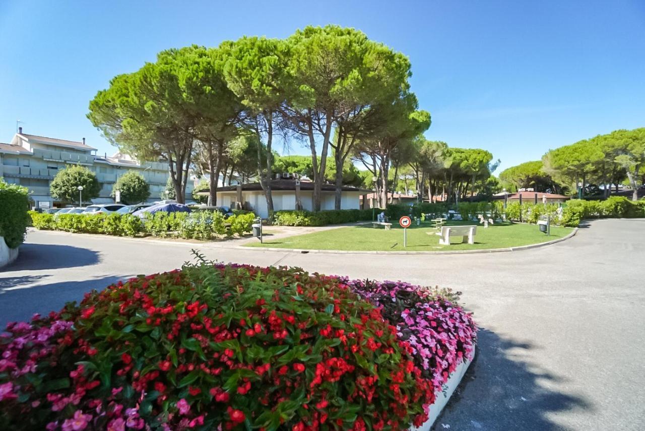 Villaggio Tivoli Bibione Bagian luar foto